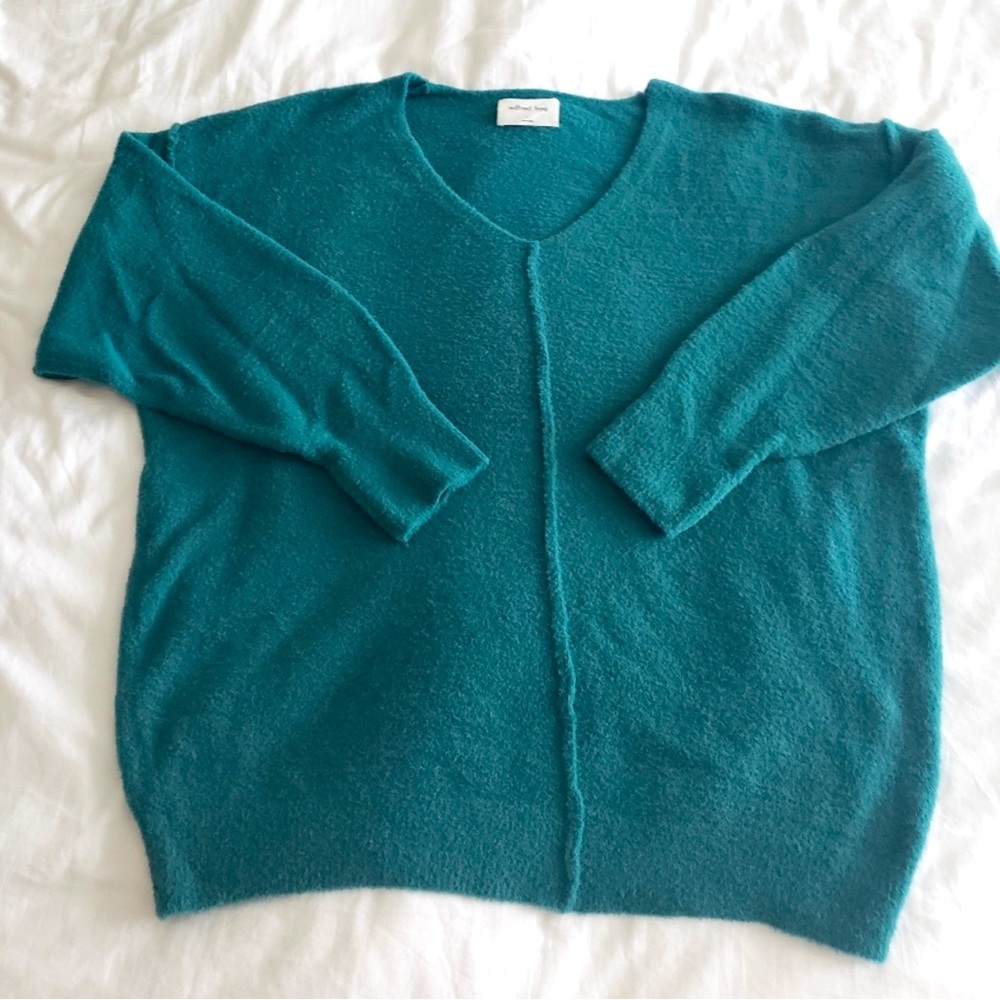 Aritzia Wilfred Free hush knit V-neck sweater